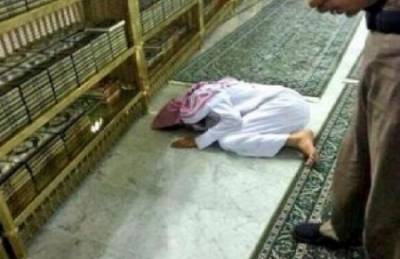 وفاة رجل وهو ساجد بالحرم النبوي اليوم (صور)