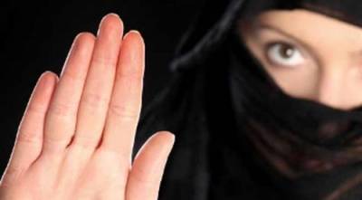 أردنية نعتها زوجها يا صرصار تطلب الطلاق