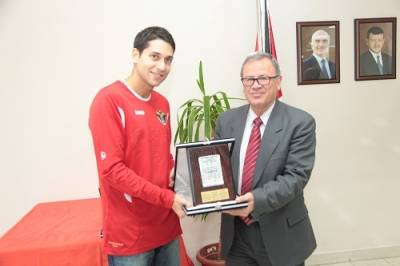 مباراة ودية بين فريق جامعة البترا وبين فريق قناة رؤية الفضائية