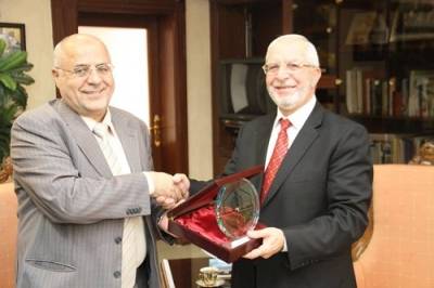 محاضرة بعنواننهج المصطفى عليه السلام في ترسيخ الوسطية في جامعة الزرقاء