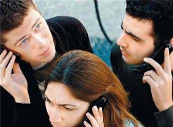 الهواتف النقالة والحواسيب في خدمة الشاباك الإسرائيلي