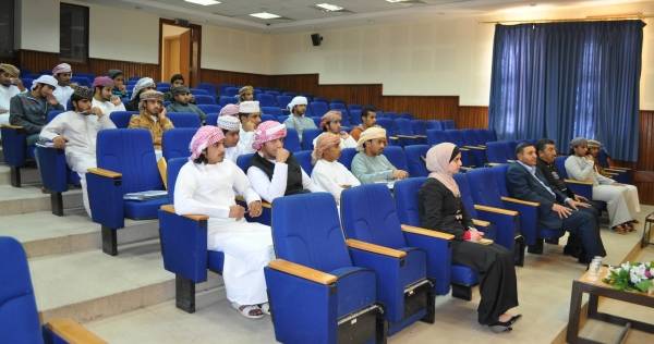 رئيس جامعة جدارا يلتقي الطلبة العُمانيين