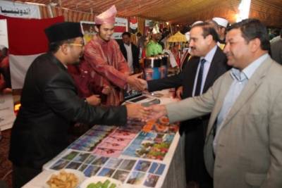 افتتاح معرض الجاليات الاول في العلوم الاسلامية