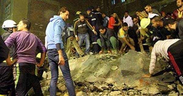 10 قتلى بانهيار 8 طوابق في القاهرة (فيديو)