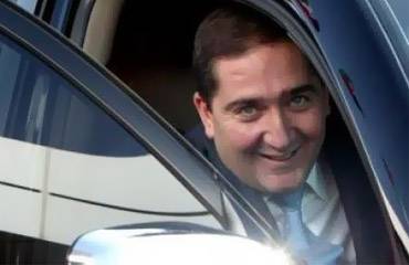 سمير الرفاعي في رحلة علاج