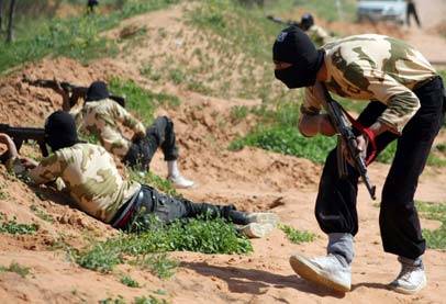 من تدرب قطر من السوريين في معسكرها السري؟