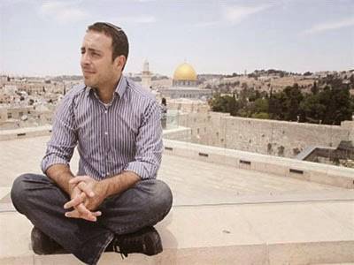 شاب مسلم عاش في الكويت يوري قصة اعتناقه لليهودية