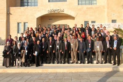 مؤتمرون يوصون بإعادة تفعيل مقترح انشاء منتدى الاقتصاد الاسلامي في ختام فعاليات المؤتمر في جامعة الزرقاء