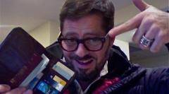 رجل عثر على محفظته بعد 18 عاماً من فقدانها