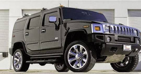 صور: ملياردير نيجيري يدفن والدته في سيارة همر جديدة