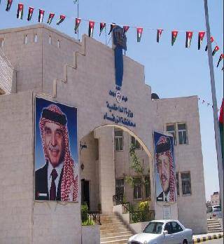 محافظ الزرقاء يستقبل رئيس بعثة الإغاثة الأولية للمعونات الدولية