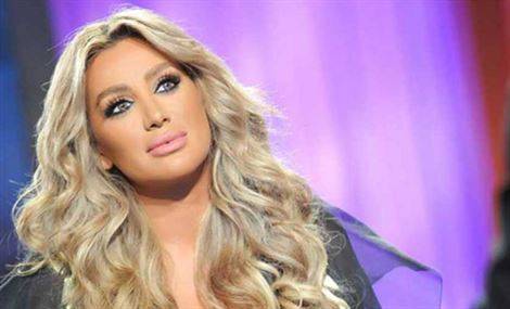 بالصورة.. مايا دياب تخطئ في القرآن وأحلام تسخر منها