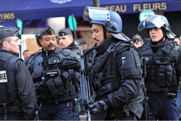 أحداث باريس تسلط الضوء على قصور وكالات التجسس