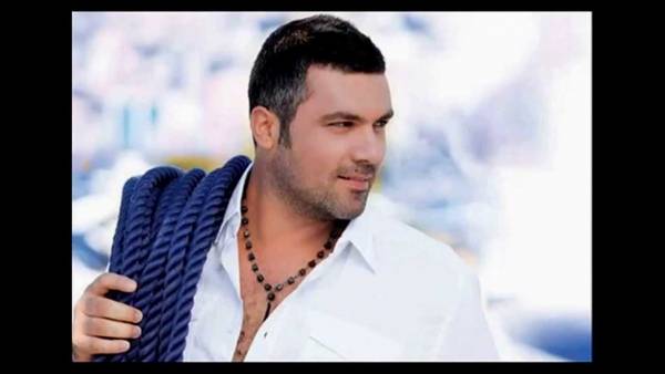 فارس كرم يعلن طلاقه وبالثلاثة