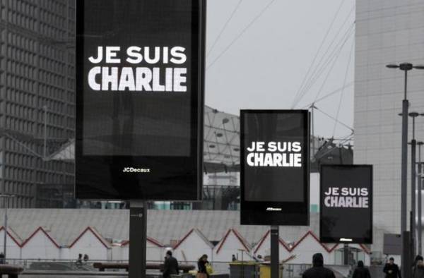 شارلي إيبدو تنشر رسوما جديدة للنبي ومصر تحذر ومنظمات اسلامية تدعو للهدوء