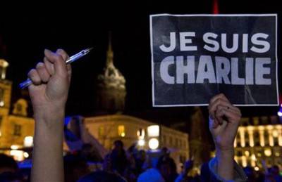 صحيفة بلجيكية تنشر صورة للكعبة الشريفة كتب عليها “أنا شارلي”