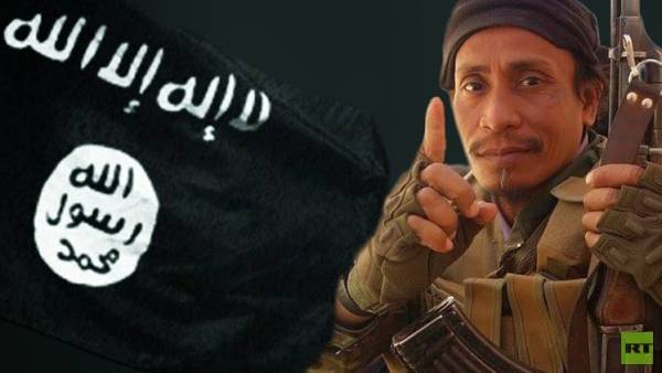 كيف استطاع معلم ديني ماليزي اجتذاب الآلاف للقتال في سوريا؟