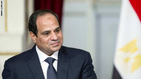 السيسي من أبوظبي يشدد على أمن الخليج وتجديد الخطاب الديني ويسأل: هو تغيير ولا تدمير؟