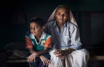 عجوز تنجب توأم وعمرها 70 عاما