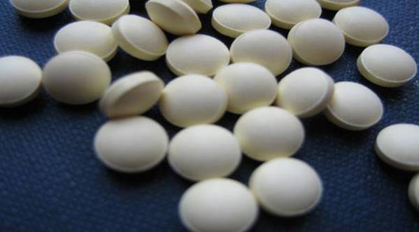 عريس يُقدم المخدرات للمدعوين في زفافه