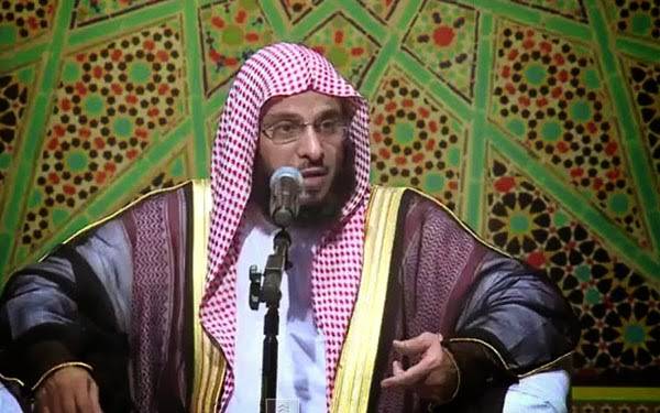 فيديو: القرني يروي قصة الشاب الذي برَّ كلبه وعقَّ والديه