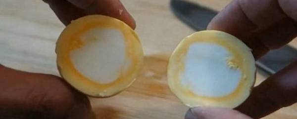 بالفيديو : طريقة سلق البيض بحيث يكون الصفار للخارج والبياض للداخل