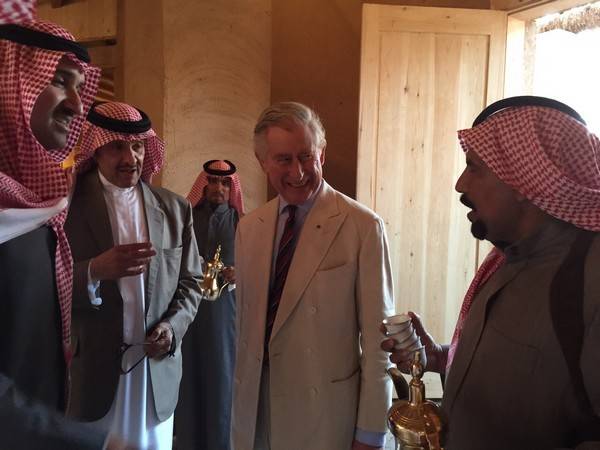 السعودية : شاهد.. قصة الفناجين الـ 3 التي أخرجت ولي عهد بريطانيا عن صمته