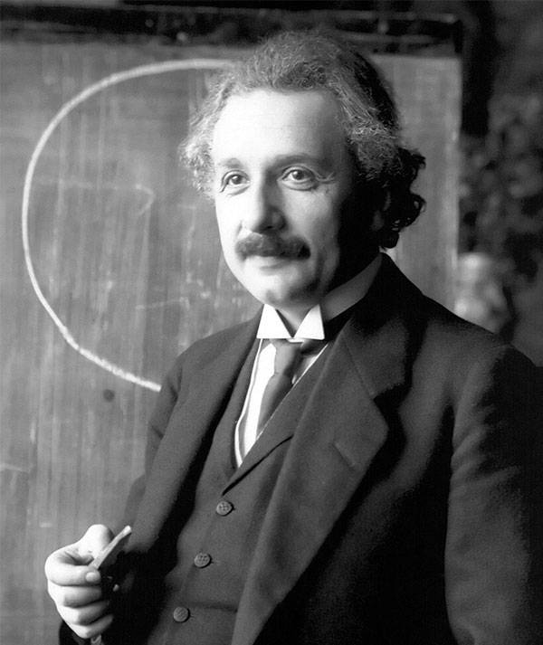 20 نصيحة من أينشتاين لتصبح أكثر ذكاءً