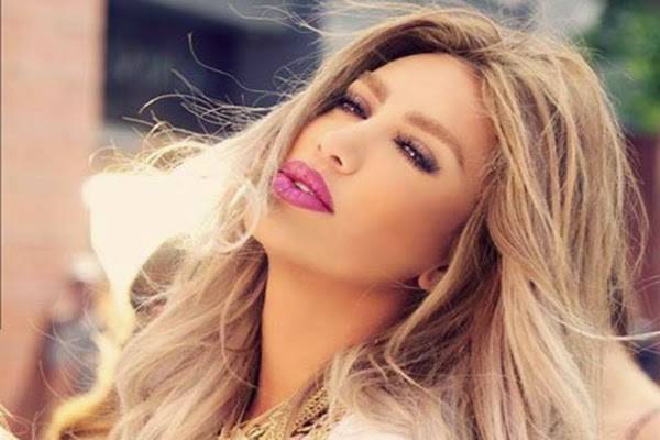 صور صادمة لمايا دياب.. عمليات التجميل صنعت المعجزات!