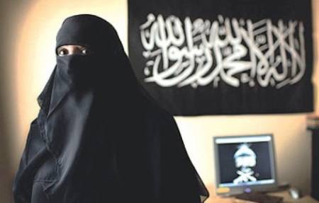 أفلام وصور إباحية ورطت أكثر من 300 فتاة تونسية مع «داعش»!!