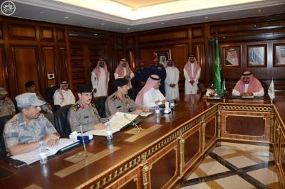 الامير محمد بن يايف يرأس اجتماعاً لقيادات قوى الأمن الداخلي