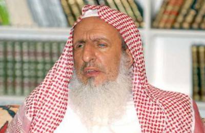 مفتي السعودية: المملكة بليت بالحرب وقنوت النازلة لجنودنا مشروعٌ