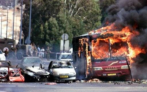 منع الفلسطينيين من ركوب الحافلات ذاتها مع الاسرائيليين