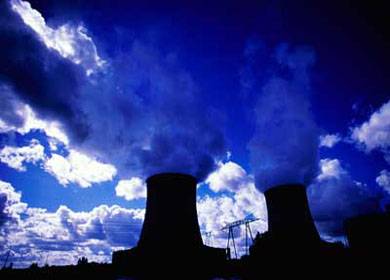 خبراء دوليون يطالبون بإرساء قواعد ومعايير عالمية ملزمة لأمن الطاقة