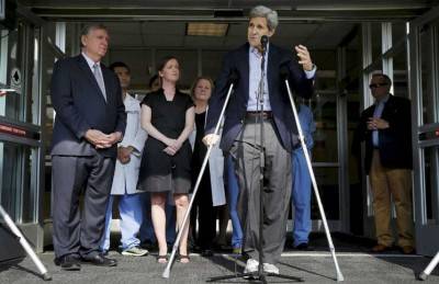 كيري لدى خروجه من المستشفى: سأنجز المفاوضات مع إيران