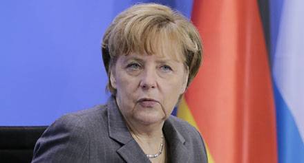 ميركل: باب المفاوضات مع اليونان مفتوح
