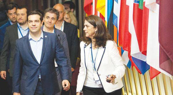 كرة أزمة اليونان في ملعب برلمانات أوروبا