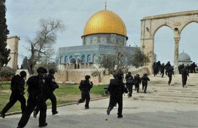اقتحام واسع للمسجد الأقصى وإصابات في صفوف المرابطين