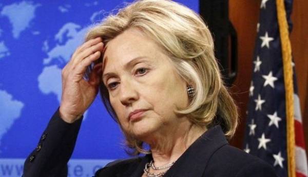 التايمز: هيلاري كلينتون في مأزق !