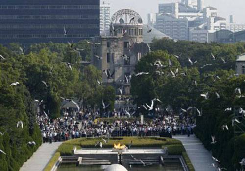 الأجراس تقرع في هيروشيما احياء للذكرى السبعين لاول هجوم نووي في التاريخ