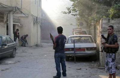 قتيلان اثر تجدد للاشتباكات في مخيم عين الحلوة في جنوب لبنان