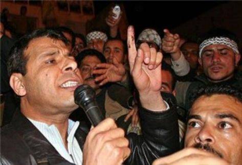 10 جرحى باشتباكات بين مؤيدي عباس ودحلان بخانيونس