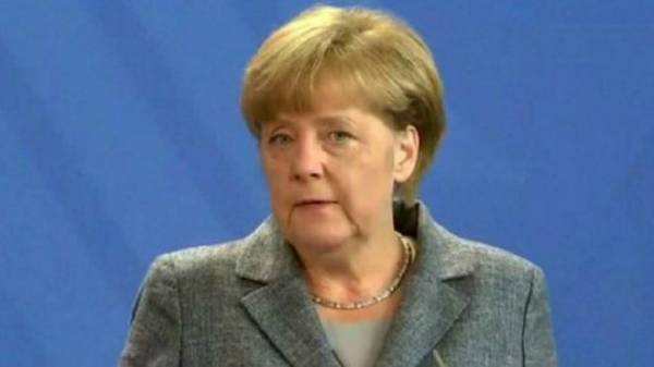 ميركل: تدفق المهاجرين سيغير ألمانيا