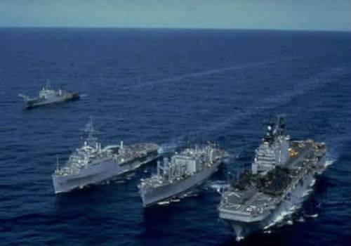 مسؤول اميركي: روسيا تواصل تعزيزاتها العسكرية في سوريا.. وعربات جنود مصفحة وسفنا تحمل دبابات تصل طرطوس