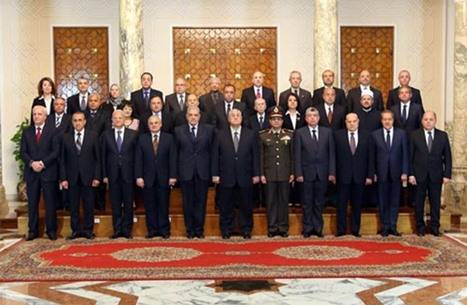 الأسباب السبعة التي أطاحت بحكومة محلب