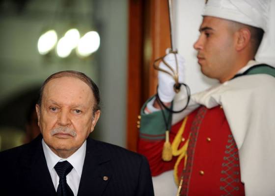 بوتفليقة يزيح الجنرال الذي أدار البلاد في الخفاء