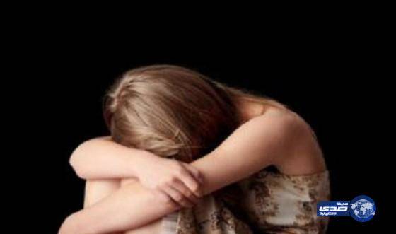 خطف فتاة وتصويرها عارية لابتزازها!