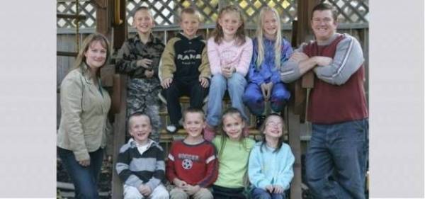 بالفيديو: شاهدوا كيف اصبح 7 توائم بعد 18 عاماً