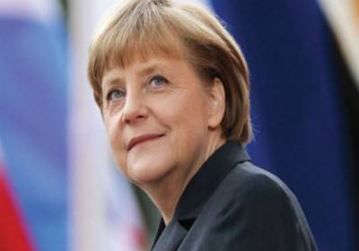 ميركل: قرار الولايات المتحدة بالإبقاء على قواتها في أفغانستان مهم للجيش الألماني
