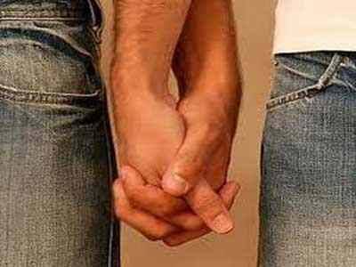 100 ضربة بالعصا عقوبة المثليين جنسيا فى أندونيسيا